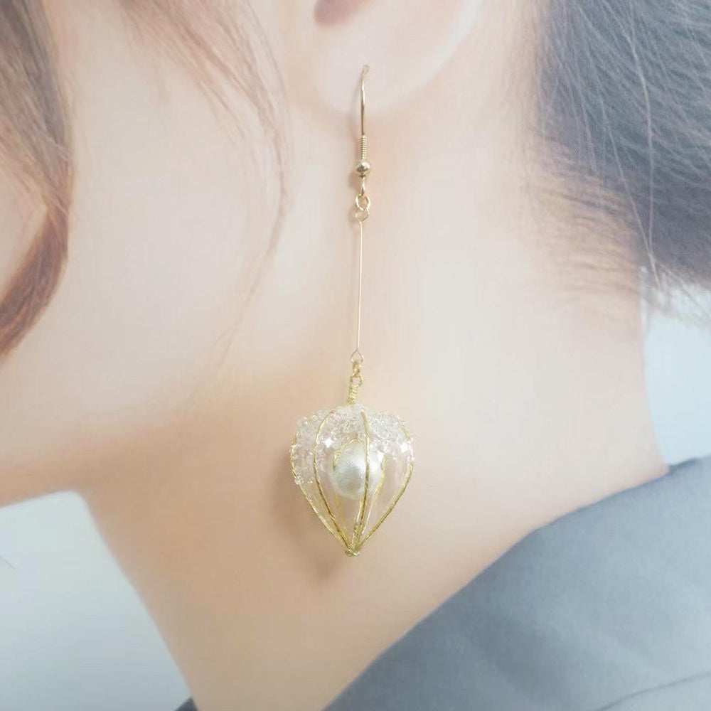 ほおずきの耳飾り